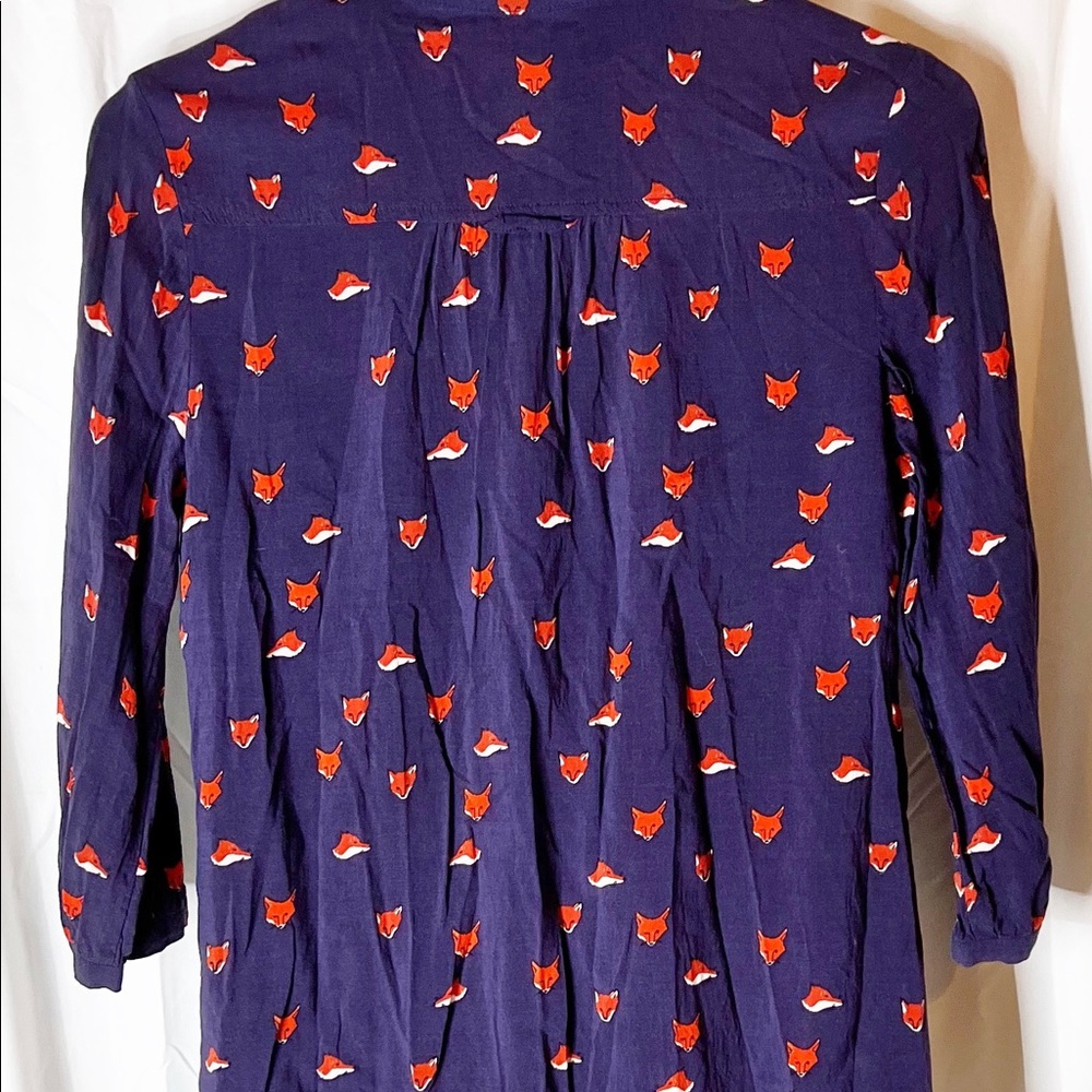 Anthropologie Navy and Red Fox Patterned Button down Blouse